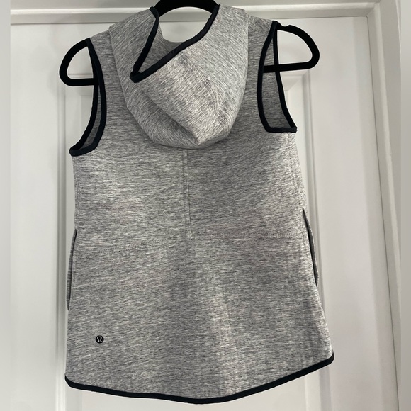 Lululemon Insculpt Reversible Vest - Picture 4 of 4